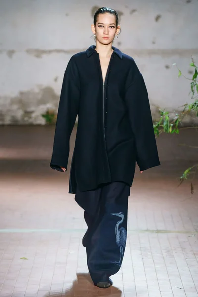 Look 4